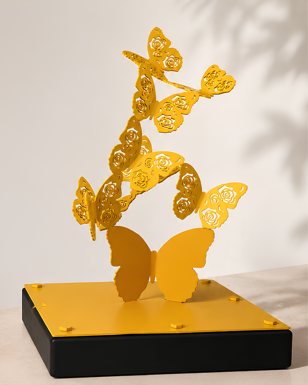 Escultura decorativa en metal "Danza de mariposas" – Arte Contemporáneo | Marte Gallery